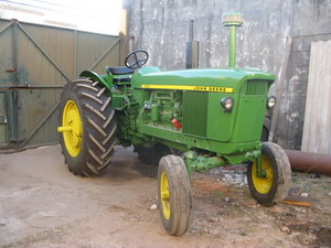 John Deere 3420